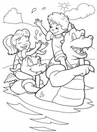 Девочка и мальчик на драконах, купание и игры в воде, солнце и облака Раскраски для мальчиков бесплатно