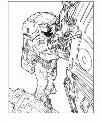 Космонавт делает ремонтные работы на станции, станция в космосе Распечатать раскраски для мальчиков