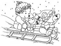 Мишки катаются на санках, падает снег Раскраски для мальчиков